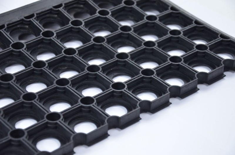 Gumowe nakładki na schody zewnętrzne