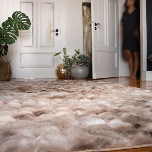 Dywan pluszowy Obsession Camouflage CAM845 taupe w pokoju