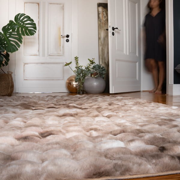 Dywan pluszowy Obsession Camouflage CAM845 taupe w pokoju