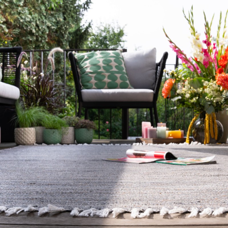 Dywan zewnętrzny boho Obsession Nador nad565 anthracite na tarasie