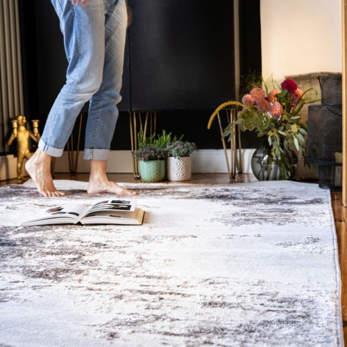 Dywan Obsession Nevada NEV340 taupe w pokoju