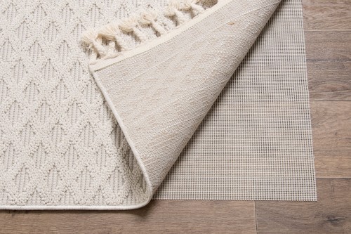 Mata ochronna pod kremowym dywanem boho Milano 027