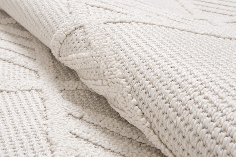 Zbliżenie runa kremowego dywan boho Milano 038