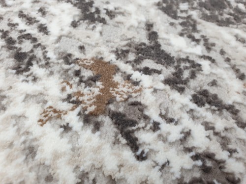 Zbliżenie runa dywanu nowoczesnego Exclusive 101 beżowo-złotego