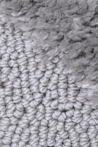 Zbliżenie na runo cut i loop dywanu Berber 6803 w kolorze szarym