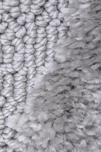 Zbliżenie na runo cut i loop dywanu Berber 6843 w kolorze szarym