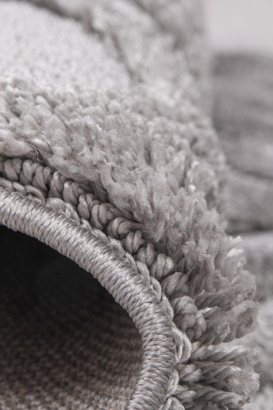 Zbliżenie na runo cut i loop dywanu Berber 9754 w kolorze szarym