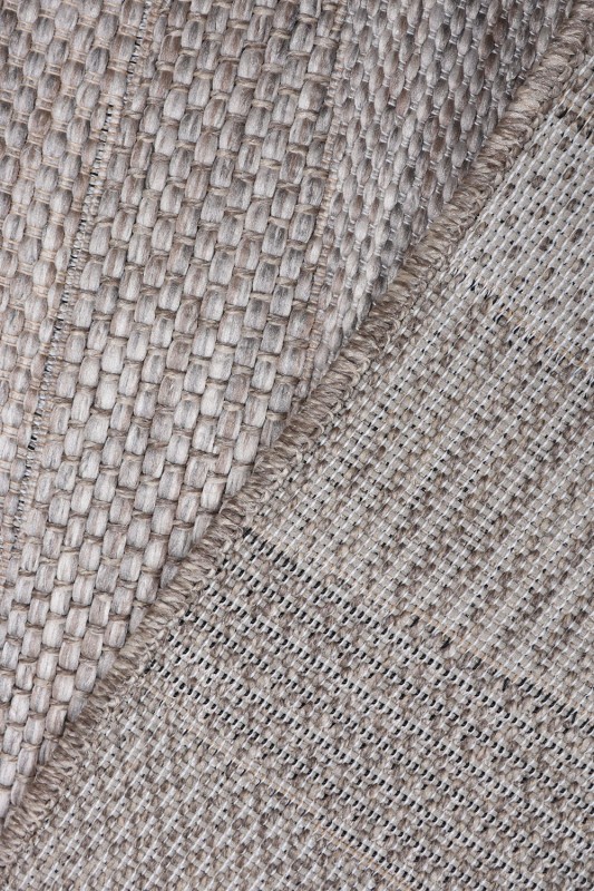 Spód beżowego dywanu Oria 527/VH7-X