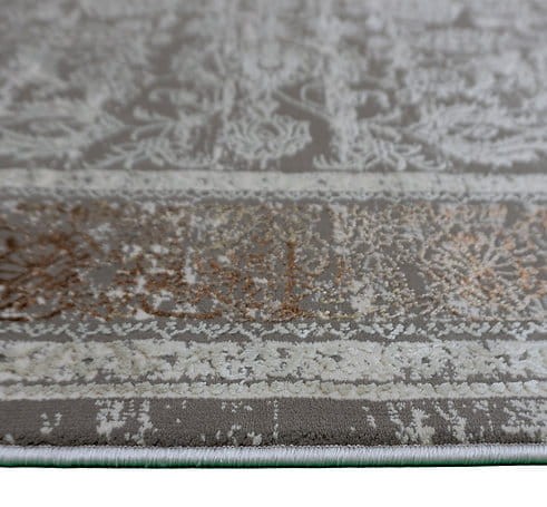 Bok beżowego dywanu tradycyjnego Allianz 6301