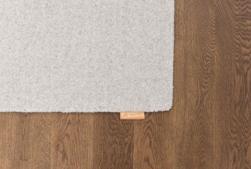 Dywan wełniany Agnella Ladnini Morphic Blooms jasny szary - róg