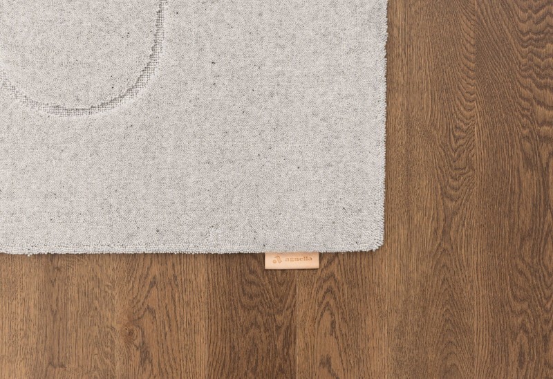 Dywan jasnoszary wełniany Agnella Ladnini - róg