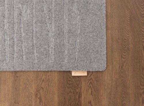 Dywan szary wełniany Agnella Ladnini Morphic Rifts V - róg