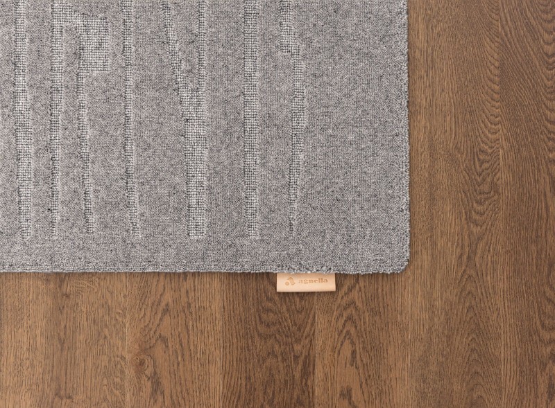 Dywan szary wełniany Agnella Ladnini Morphic Rifts V - róg