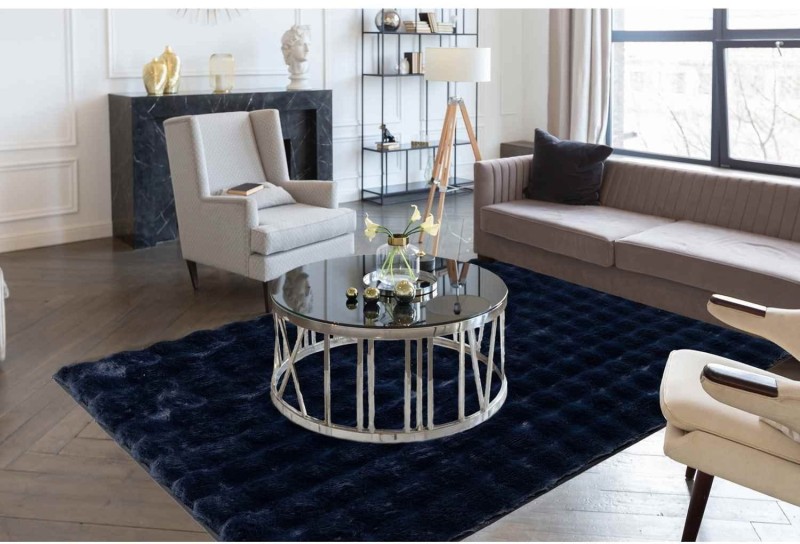 Dywan pluszowy Rabbit Bubble granatowy w salonie