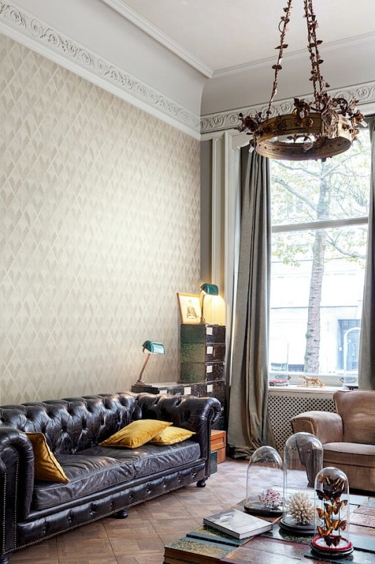 Salon z tapetą Khroma Cabinet CAB502 Facet Ivory.jpg