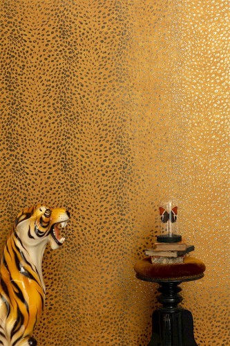 Dekoracje na tle tapety Khroma Cabinet CAB804 Tender Jungle.jpg