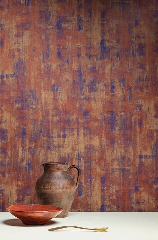 Postarzane naczynia na tle tapety Khroma Tribute TRI903 Gideki Sierra.jpg