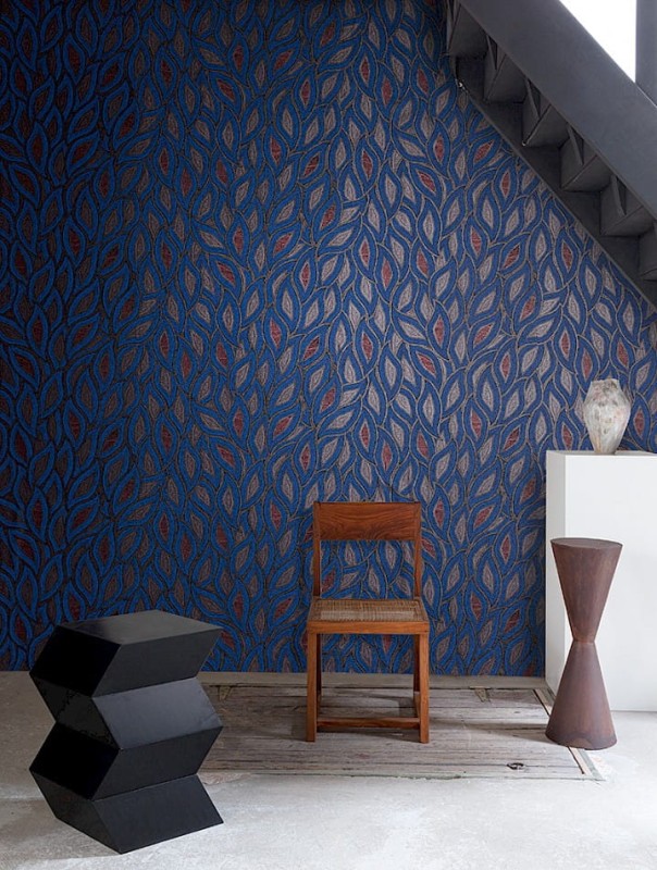 Nowoczesne wnętrze z tapetą Khroma Terra TER406 Maeva Indigo.jpg