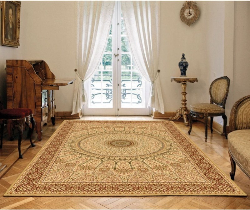 Dywan wełniany Agnella Agnus Liwia bursztyn w pokoju dziennym w pałacyku