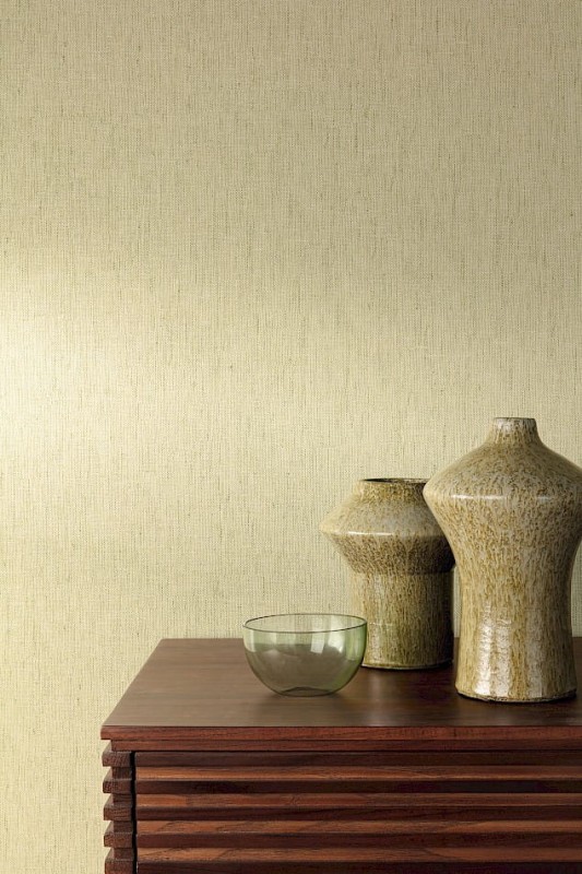 Wazony oliwkowe na tle tapety Khroma Rhapsody RHA506 Telis Lime.jpg