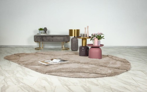 Beżowy dywan shaggy Ligne Lalee Milano MIL 802 w salonie