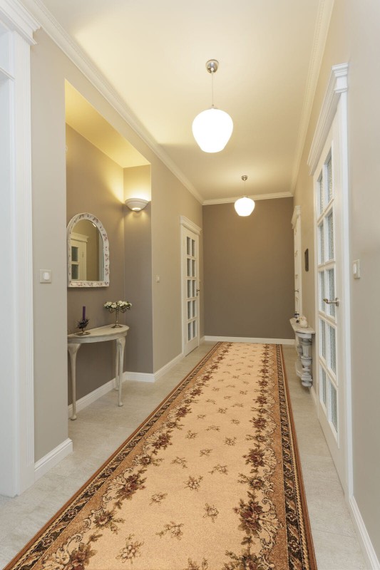 Chodnik wełniany na metry Agnella Isfahan Dafne sahara na korytarzu