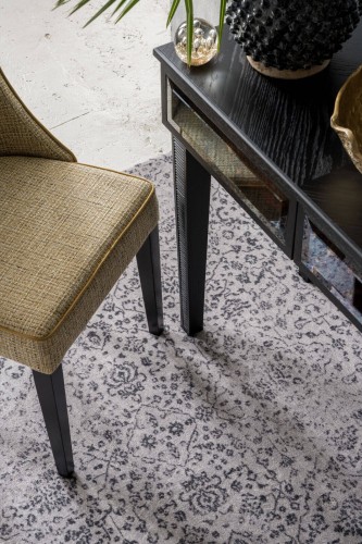 szczegół wzoru brzegi dywanu dywanu Agnella Agnus Claudine w kolorze platyna