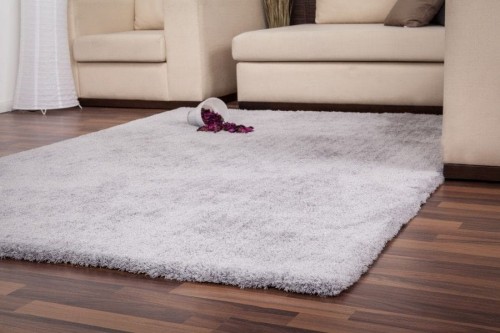 Dywan shaggy Ligne Lalee Velvet VEL 500 srebrny w salonie