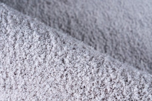 Runo dywanu shaggy Ligne Lalee Velvet VEL 500 srebrny