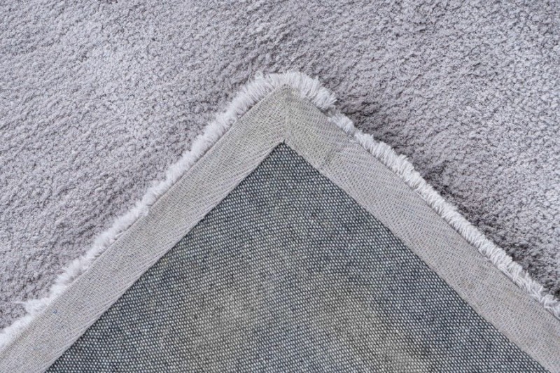 Spód typu binding dywanu shaggy Ligne Lalee Velvet VEL 500 srebrny