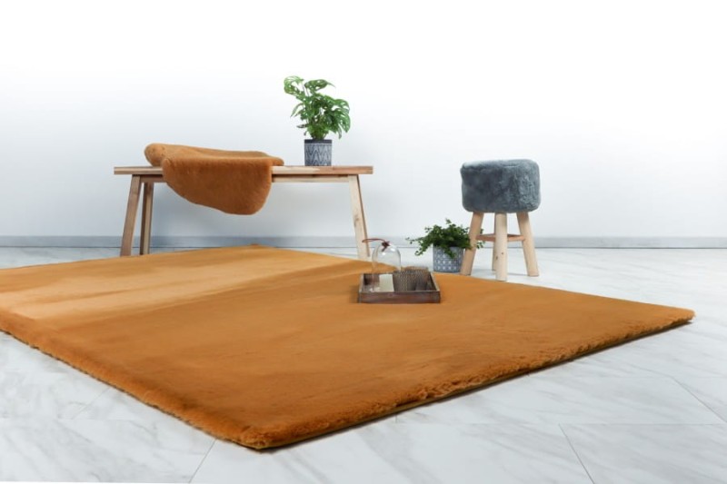 Dywan pluszowy do salonu Lalee Hides Heaven HEA 800 amber