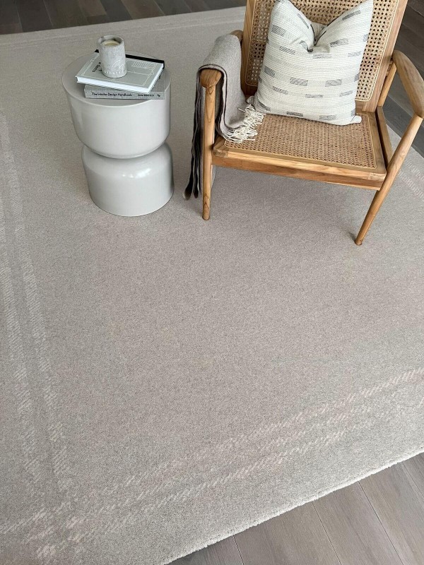 Dywan Agnella Calisia M GRID RIM BEŻOWY wełniany 02.jpg