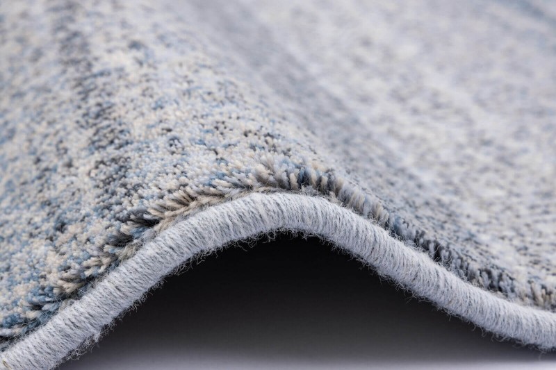 Dywan wełniany Agnella Isfahan Tadeli jasny niebieski 04.jpg