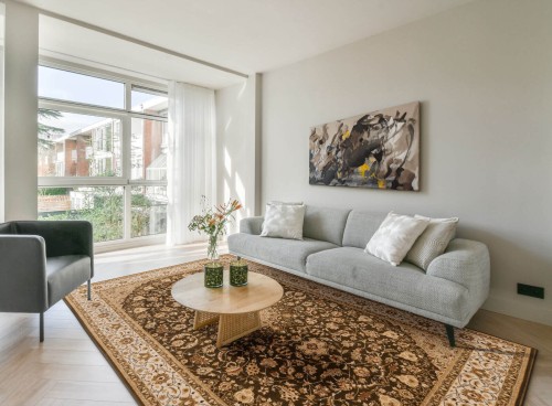 Dywan wełniany Agnella Isfahan Segowia jasny khaki 02.jpg