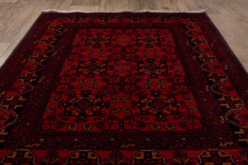 Dywan pakistański Khal Mahammadi 105x154 cm na podłodze