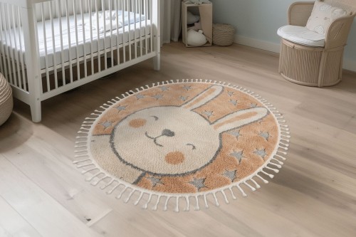 Okrągły dywan dziecięcy Obsession Fano FAO 390 rabbit w pokoju