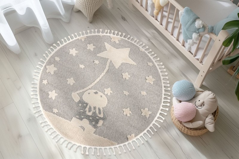 Okrągły dywan dziecięcy Obsession Fano FAO 393 rabbit stars na podłodze