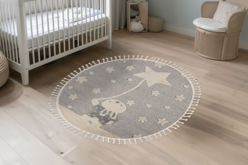 Okrągły dywan dziecięcy Obsession Fano FAO 393 rabbit stars w pokoju