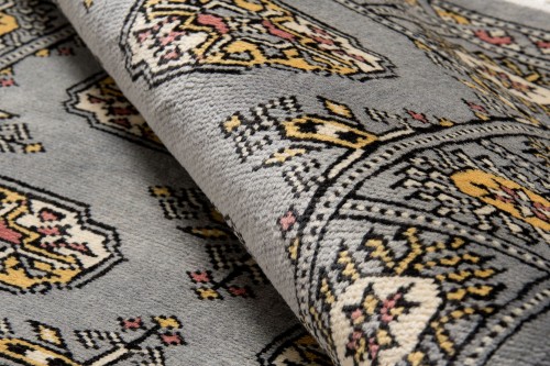 Runo dywanu orientalnego pakistańskiego Bukhara 79x121 cm