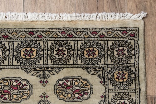 Frędzle i brzeg dywanu orientalnego Bukhara 79x134 cm