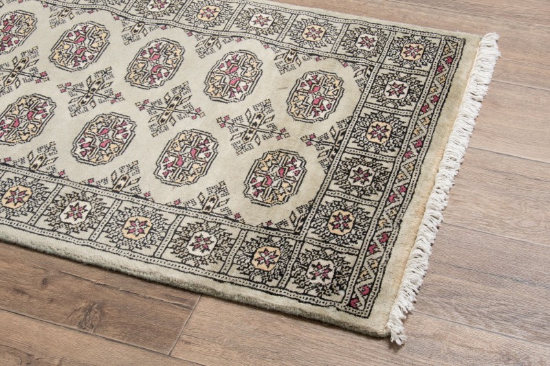 Dywan orientalny Bukhara 79x134 cm na podłodze