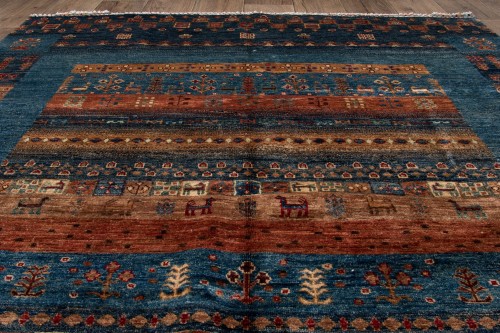 Na podłodze dywan orientalny afgański Sultani 170x238 cm