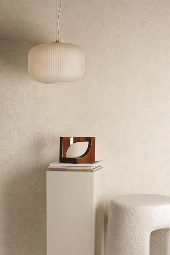 Tapeta do salonu motyw roślinny Khroma Romance Bellis Angora ROM101.webp