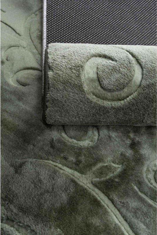 Runo zielonego dywanu pluszowego Alaska liście