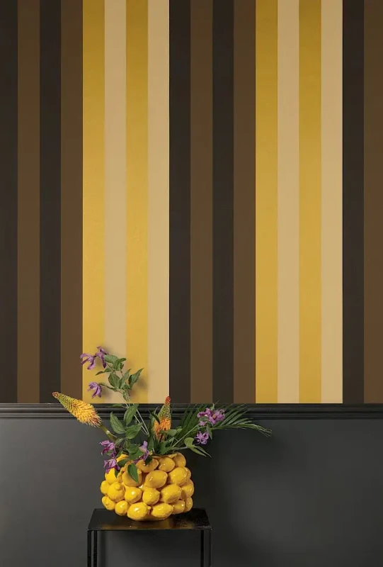 Tapeta w pionowe pasy do salonu Khroma Romance Infinitus Ceylon ROM502.webp