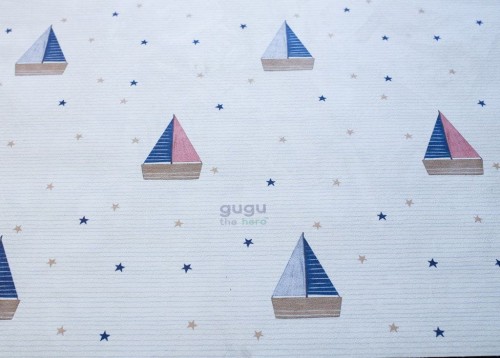 Detal wzoru maty kauczukowej dla dzieci Little Sailor w żagłowki