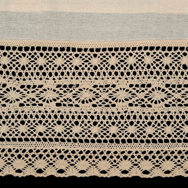 Firana zazdrostka na okno Maddeline 35x150 cm jasnobeżowa zbliżenie wzoru