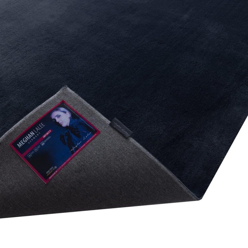 Spód antracytowego dywanu pluszowego Obsession Infinity INF 200