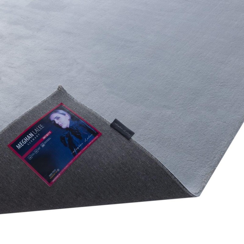 Spód szarego dywanu pluszowego Obsession Infinity INF 200