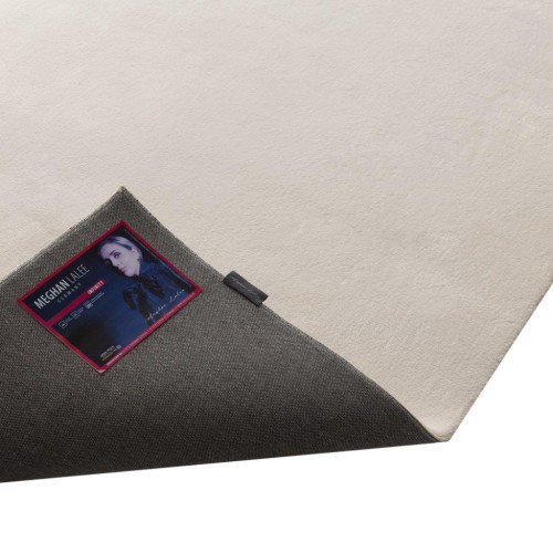 Spód białego dywanu pluszowego Obsession Infinity INF 200